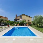 Chiara By Interhome *