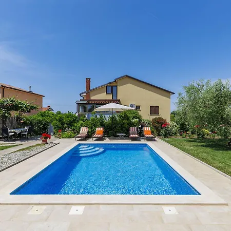 Chiara By Interhome *