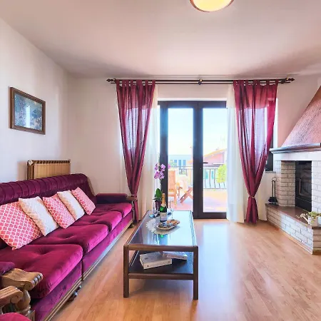 Chiara By Interhome *
